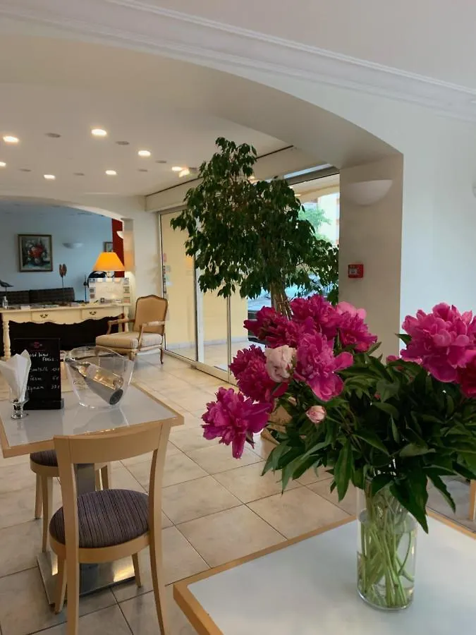 *** Hotel Le Petit Prince Sainte-Maxime France